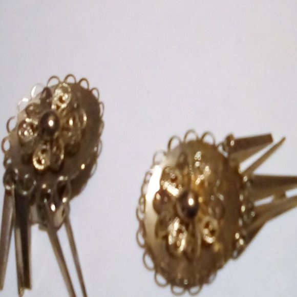 Vintage Gold Tone Earrings with Floral Accent and Tassells - Picture 3 of 7